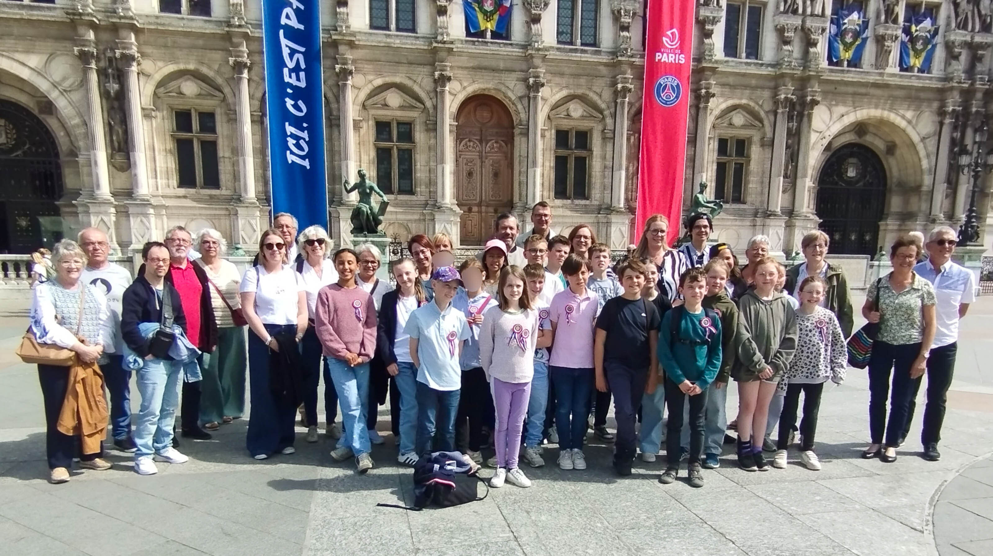 devant lHôtel de Ville flou